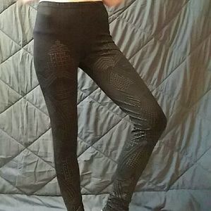 Black and gold leggings